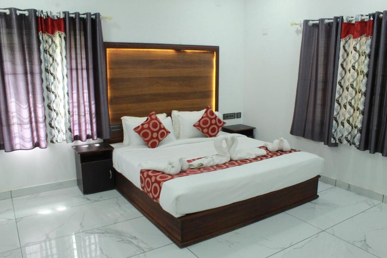 The Mountcourt Hotel Munnar Exterior foto