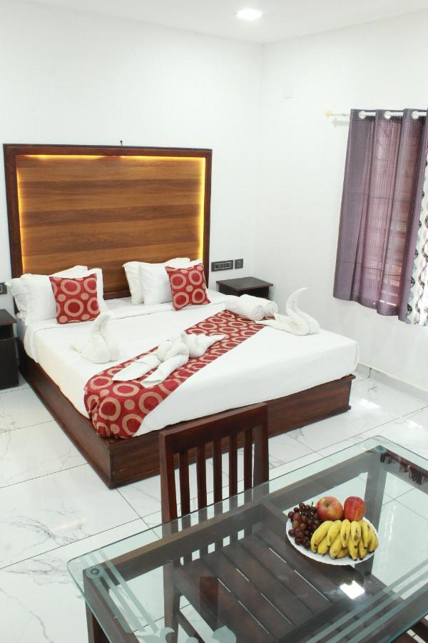 The Mountcourt Hotel Munnar Exterior foto