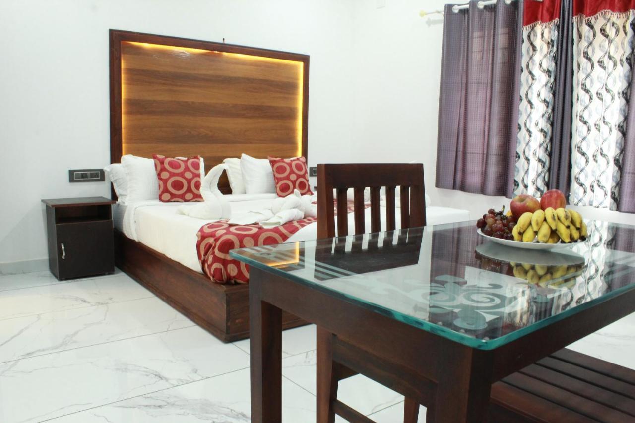 The Mountcourt Hotel Munnar Exterior foto